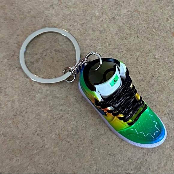 Keychain✨ - Picture 5 of 6